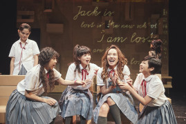 《花吃花》(2019)